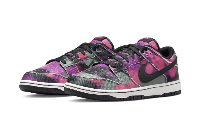 Dunk Low Graffiti Pink