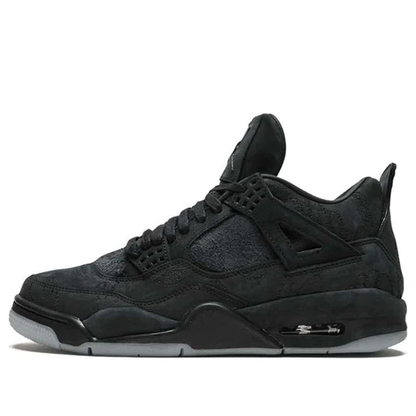 Air Jordan 4 Retro Kaws Black 1 puesta