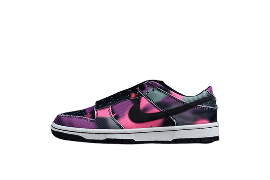 Dunk Low Graffiti Pink